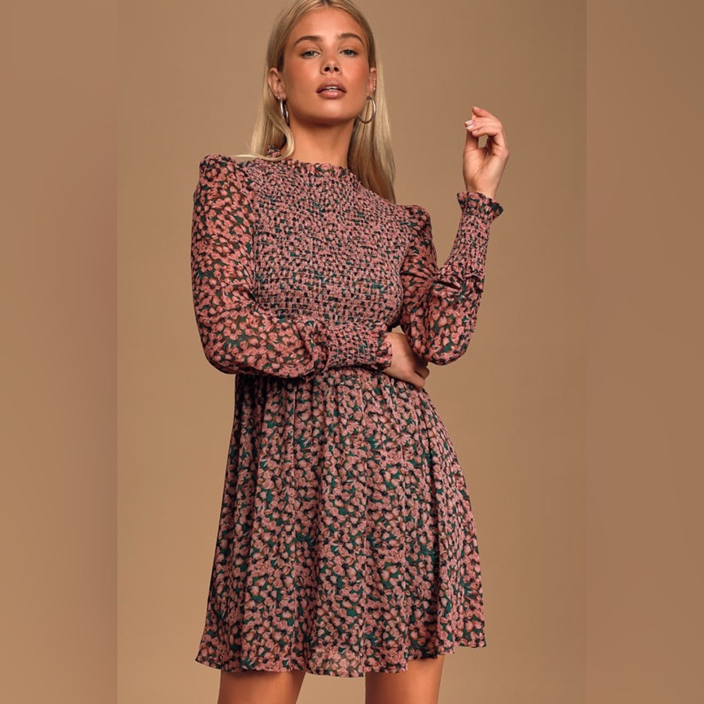 🌺 LULUs Floral Forever Green and Pink Floral Print Smocked Skater Dress. Size XS